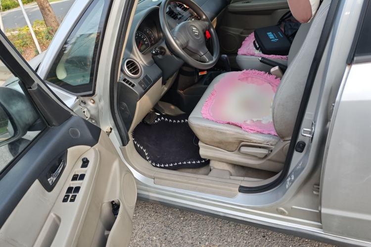 Used Suzuki SX4 2011 Hatchback 1.6L Automatic Comfort Model Driver Seat