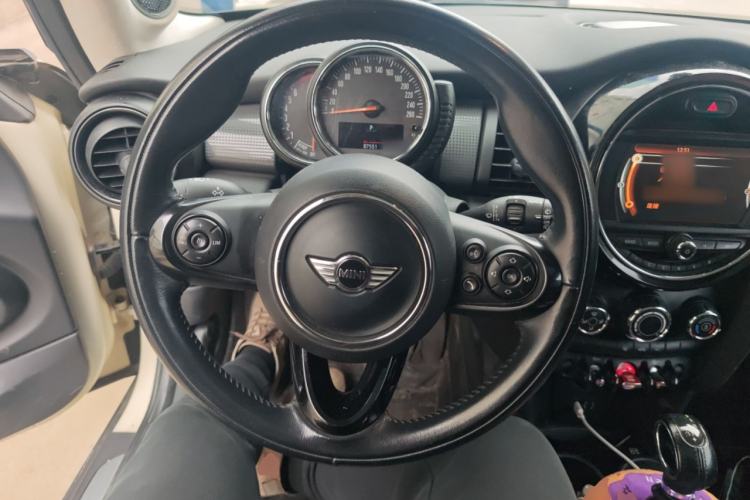 Used MINI MINI 2014 1.5T COOPER Fun
