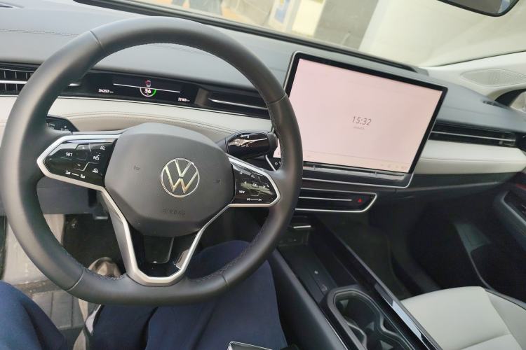 Used Volkswagen ID.7 VIZZION 2024 AIR model Center Console