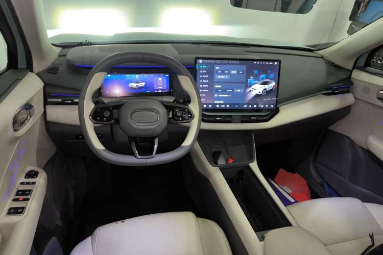 Used Lynk & Co 06 EM-P 2023 EM-P 126 Long-Range Halo