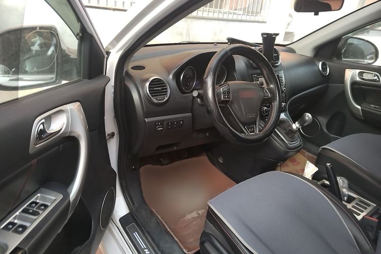 Used Haval H6 2015 Upgraded Model 1.5T Manual Two-Wheel Drive Elite Version