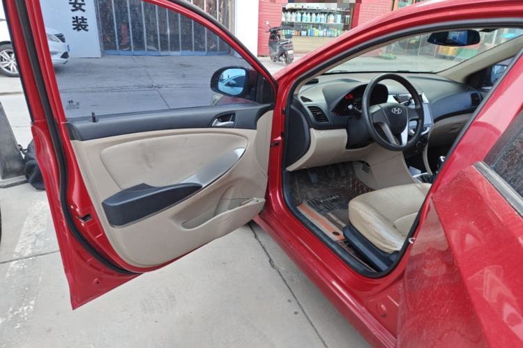 Used Hyundai Verna (older generation) 2014 1.4L Manual Smart GLS Trim
