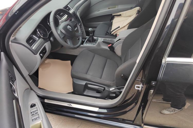 Used Skoda Superb 2015 1.8TSI Manual Shen Shi Edition
