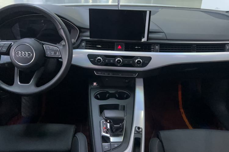 Used Audi A4L 2020 40 TFSI Fashion Dynamic Model Audio And AC Panel