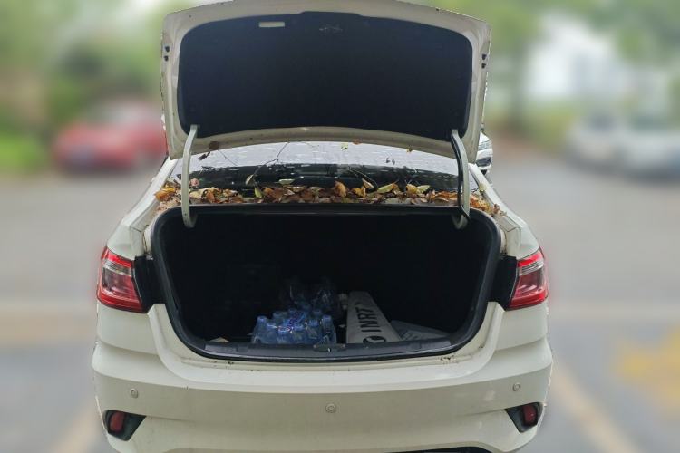 Used CHANGAN Eado DT 2019 1.6L Manual Enjoyment Model China VI Standard Trunk