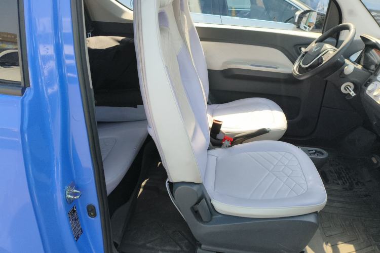 Used Wuling Hongguang MINIEV 2022 Macaron Premium Model – Lithium Iron Phosphate Right Front Seat
