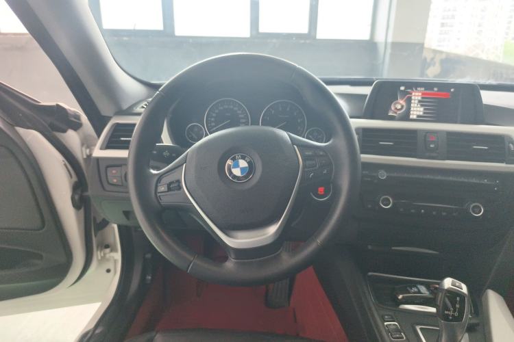 Used BMW 3 Series GT 2014 320i Leading Model
