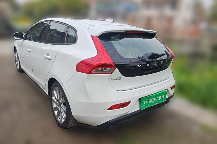 Used Volvo V40 2015 1.6T Zhiyi Edition
