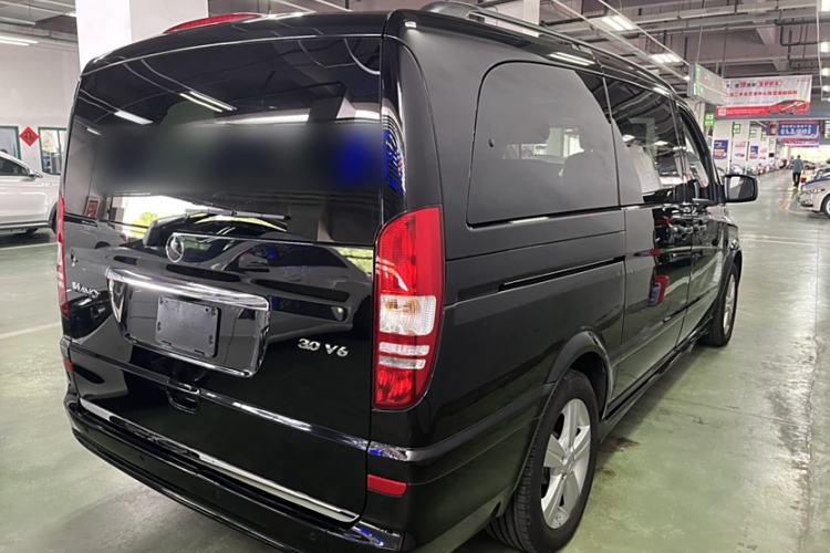 Used Mercedes-Benz Viano 2015 3.0L Partner Edition Exterior 5