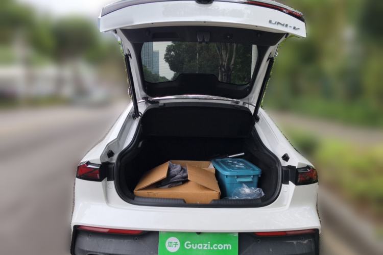 Used CHANGAN UNI-V 2022 1.5T Prestige Version
