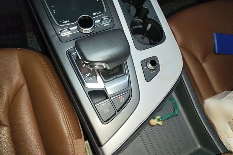 Used Audi Q7 2018 40 TFSI Comfort Model