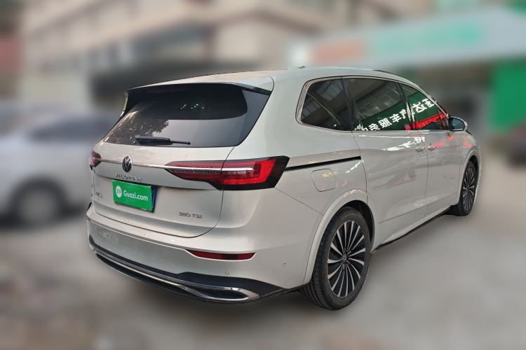 Used Volkswagen Viloran 2022 380TSI Prestige Edition Rear Right 45 Deg