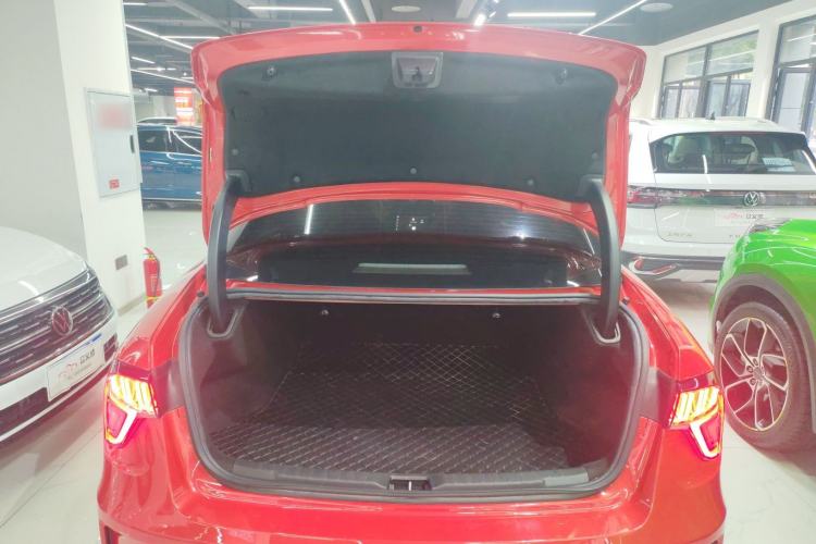 Used Lynk & Co 03 2021 1.5TD DCT JingPlus Trunk