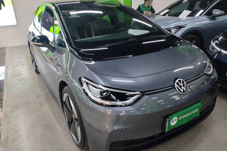 Used Volkswagen ID.3 2021 Pro Smart Edition Front Right 45 Deg