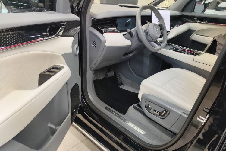 Used Zeekr 009 2024 Six-Seat Executive Version 4WD 108 kWh Driver Seat