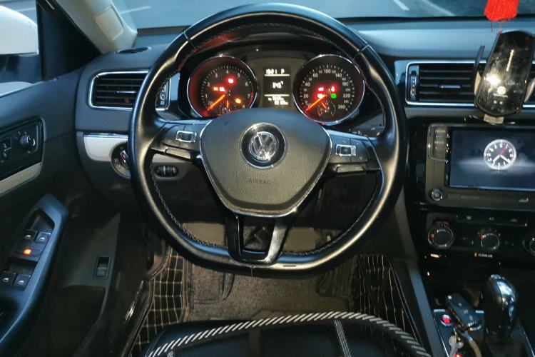 Used Volkswagen Sagitar 2017 230TSI Automatic Comfort Version