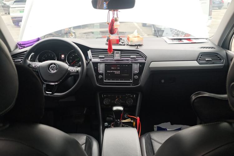 Used Volkswagen Tiguan L 2017 330TSI Automatic Two-Wheel Drive Luxury Edition
