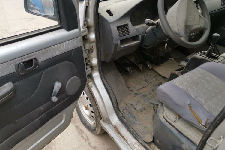 Used Wuling Rongguang 2011 1.2L Base Version
