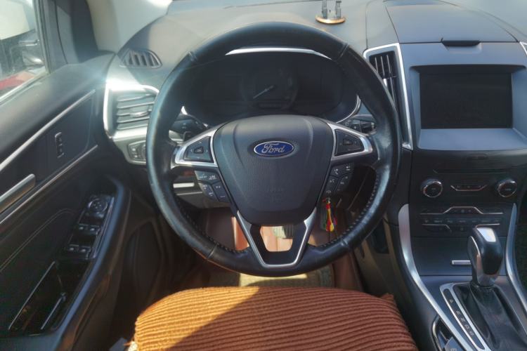 Used Ford Edge 2015 2.0T GTDi Two-Wheel-Drive High-Line Version