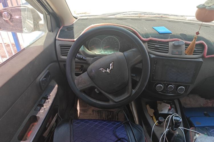 Used Wuling Hongguang 2015 1.5L S Basic Version China V Standard
