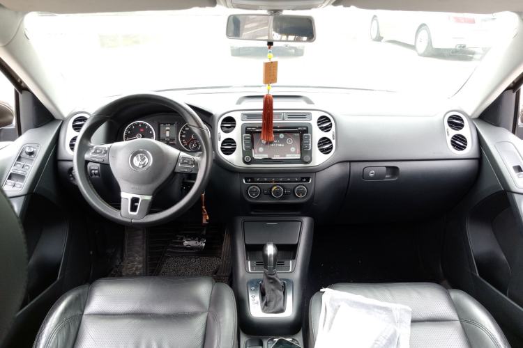 Used Volkswagen Tiguan 2013 1.8TSI Automatic Two-Wheel Drive Luxury Model Center Console