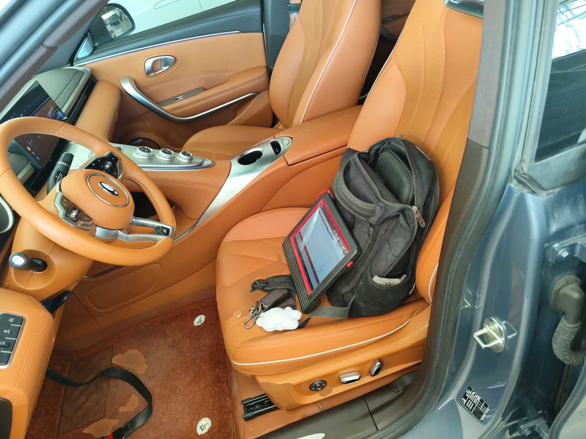 المقاعد الأمامية داخل السيارة