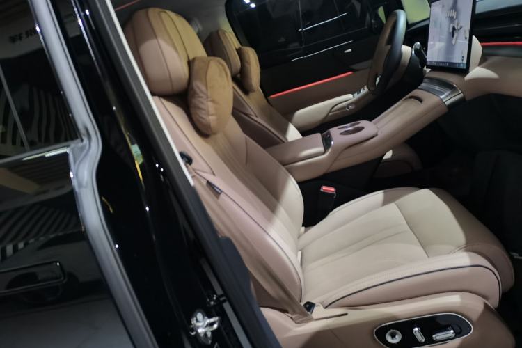 Used XPeng X9 2025 740 Ultra-Long Range Max