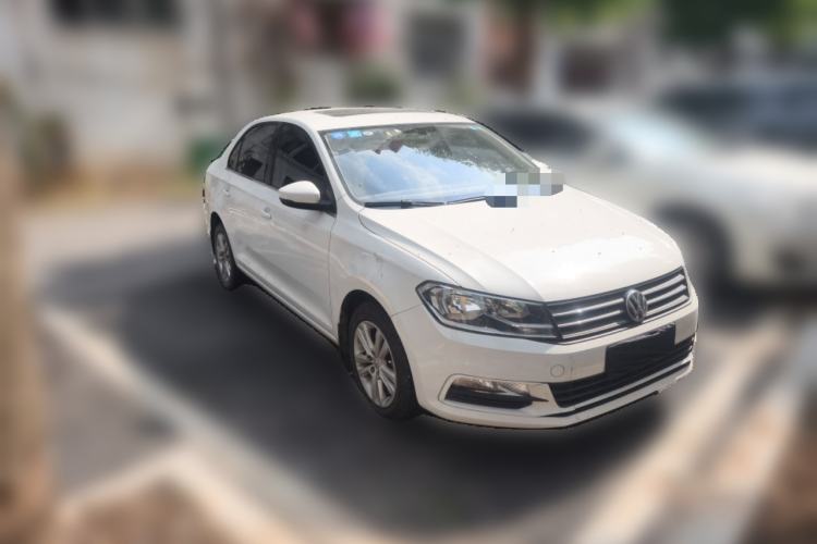 Used Volkswagen Santana 2016 1.6L Manual Comfort Edition Front Right 45 Deg