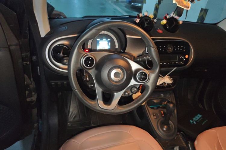 Used smart fortwo 2019 0.9T 66kW Hardtop Wind Power Edition China VI
