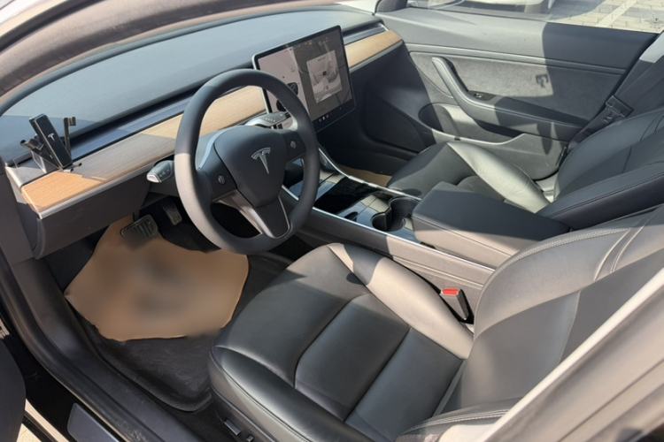 Used Tesla Model 3 2020 Revised Version Standard Range Rear-Wheel Drive – Upgraded Edition Interior 2
