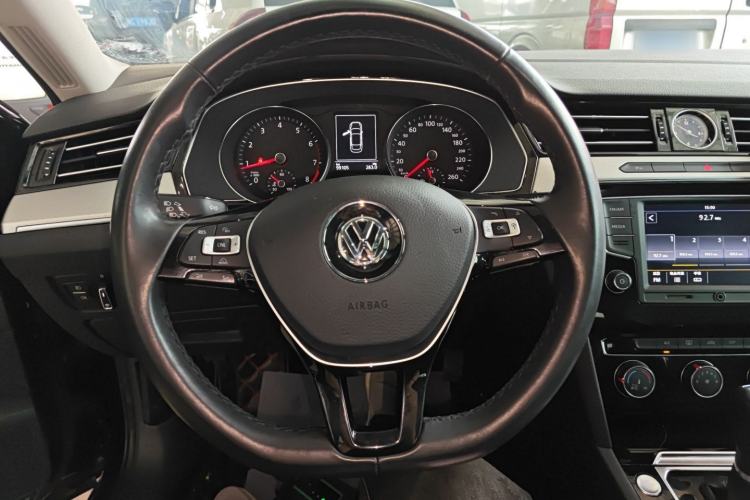 Used Volkswagen Magotan 2017 330TSI DSG Leading Model Steering Wheel