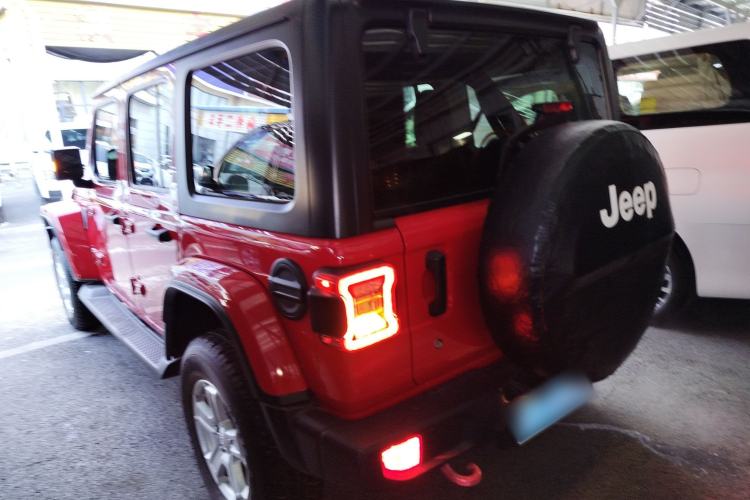 Used Jeep Wrangler 2019 2.0T Sahara Four-Door Version China VI Emission Standard