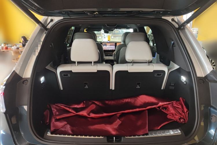 Used Hima AITO M9 2024 Range-Extended Ultra Version 42 kWh 6-Seater Model Trunk