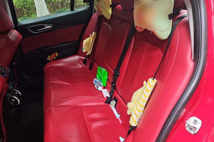 Used Alfa Romeo Giulia 2017 2.0T 280HP Luxury Edition Left Rear Seat