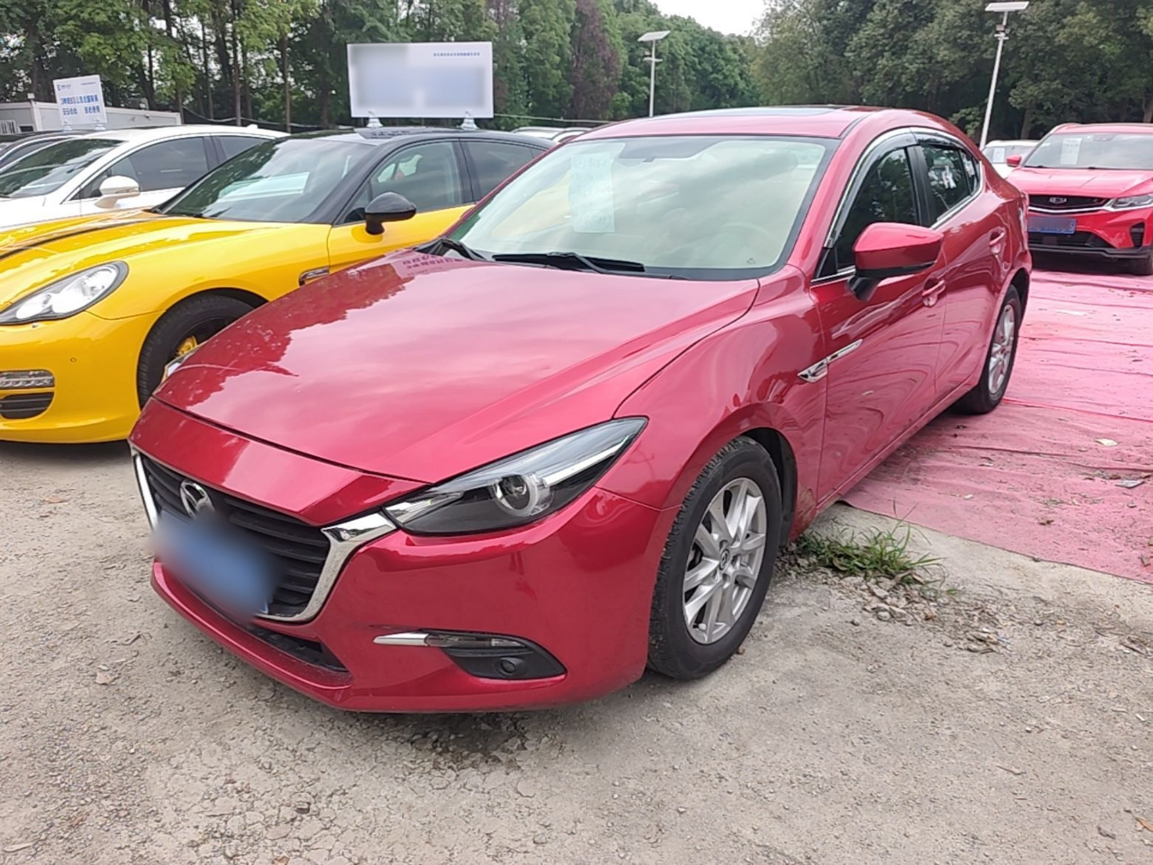 Под передней частью автомобиля