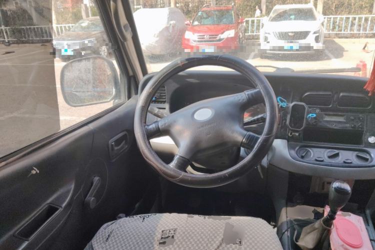 Used Jinbei Hiace 2011 2.0L 5th Generation Kuaiyunwang Luxury Edition 4G19 Steering Wheel