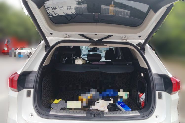 Used Wey VV6 2018 2.0T Two-Wheel-Drive Ultra-Luxury Version China V Standard
