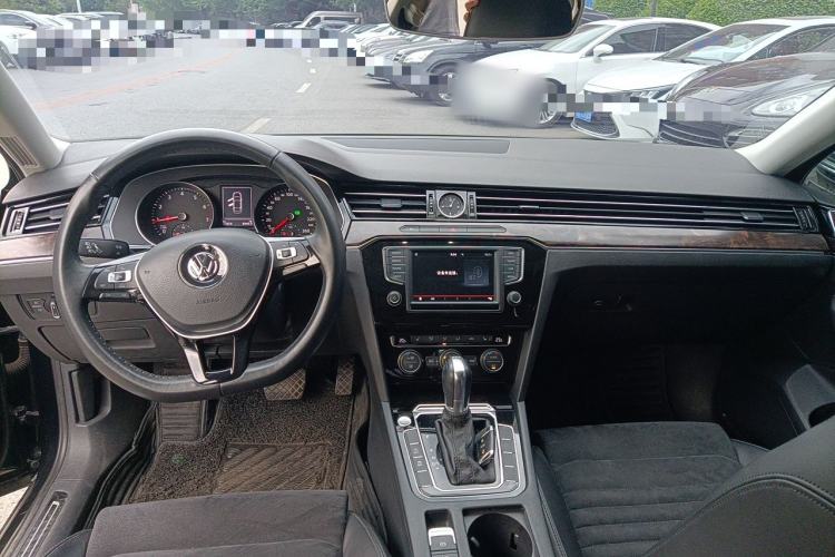 Used Volkswagen Magotan 2017 380TSI DSG Luxury Model
