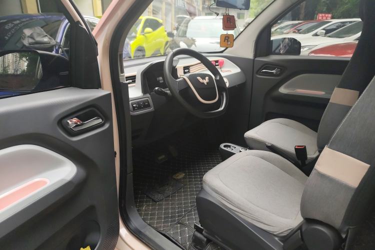 Used Wuling Hongguang MINIEV 2021 Macaron Fashion Model Lithium Iron Phosphate Driver Seat