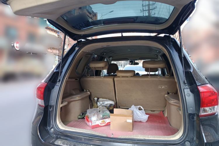 Used Haval H6 2011 Green Silence 2.0T Manual Two-Wheel Drive Urban Model
