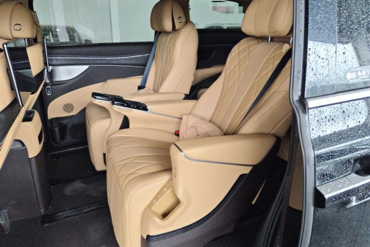 Used Denza D9 2025 DM-i Intelligent Drive 1020 Four-Wheel Drive Prestige Model Left Rear Seat