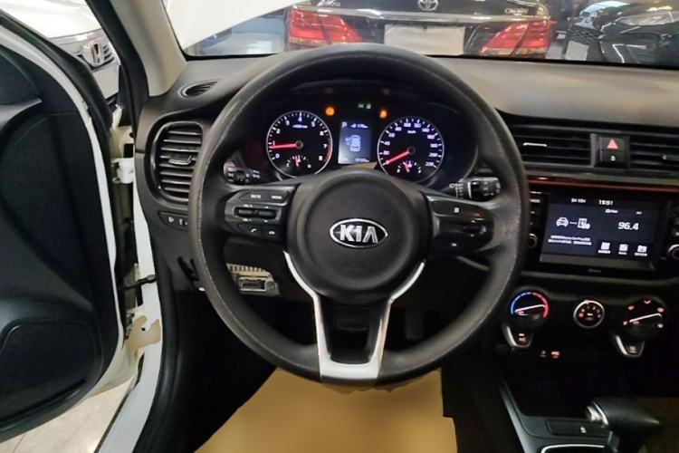 Used Kia KX Cross 2017 1.4L AT GLS
