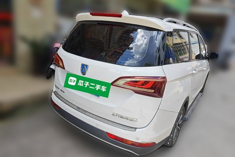Used Baojun 730 2019 1.5T Manual Fashion Model 7-seater National V
