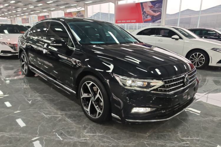 Used Volkswagen Magotan 2023 2 Million Units Limited Edition 330TSI DSG Leading Version
