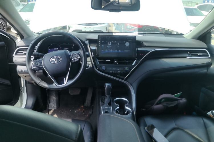 Used Toyota Camry 2021 2.5G Luxury Edition Center Console