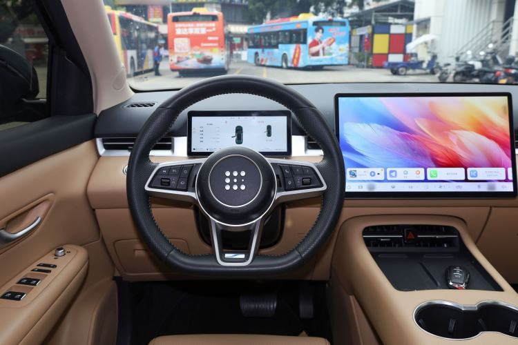 Used Landian E5 PLUS 2025 120km Standard Travel Custom Edition 7 Seats Interior 11