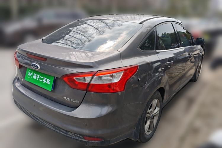 Used Ford Focus 2012 Sedan 1.6L Manual Fashion Edition
