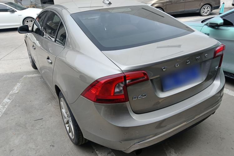 Used Volvo S60 2016 S60L T4 Zhiyuan Edition Rear Left 45 Deg