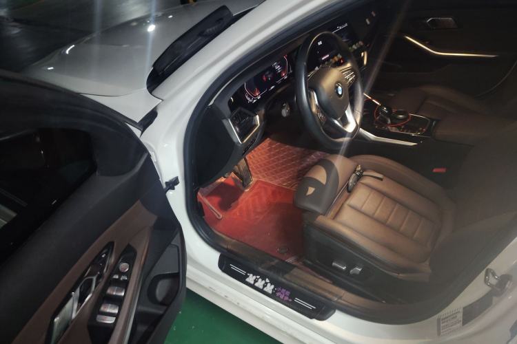 Used BMW 3 Series 2021 320i Sport Package
