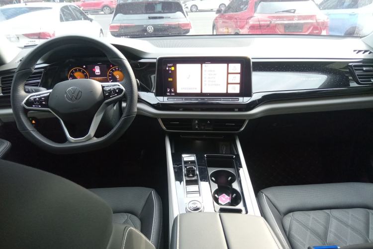 Used Volkswagen Teramont 2024 380TSI All-Wheel Drive Longyao Edition Center Console